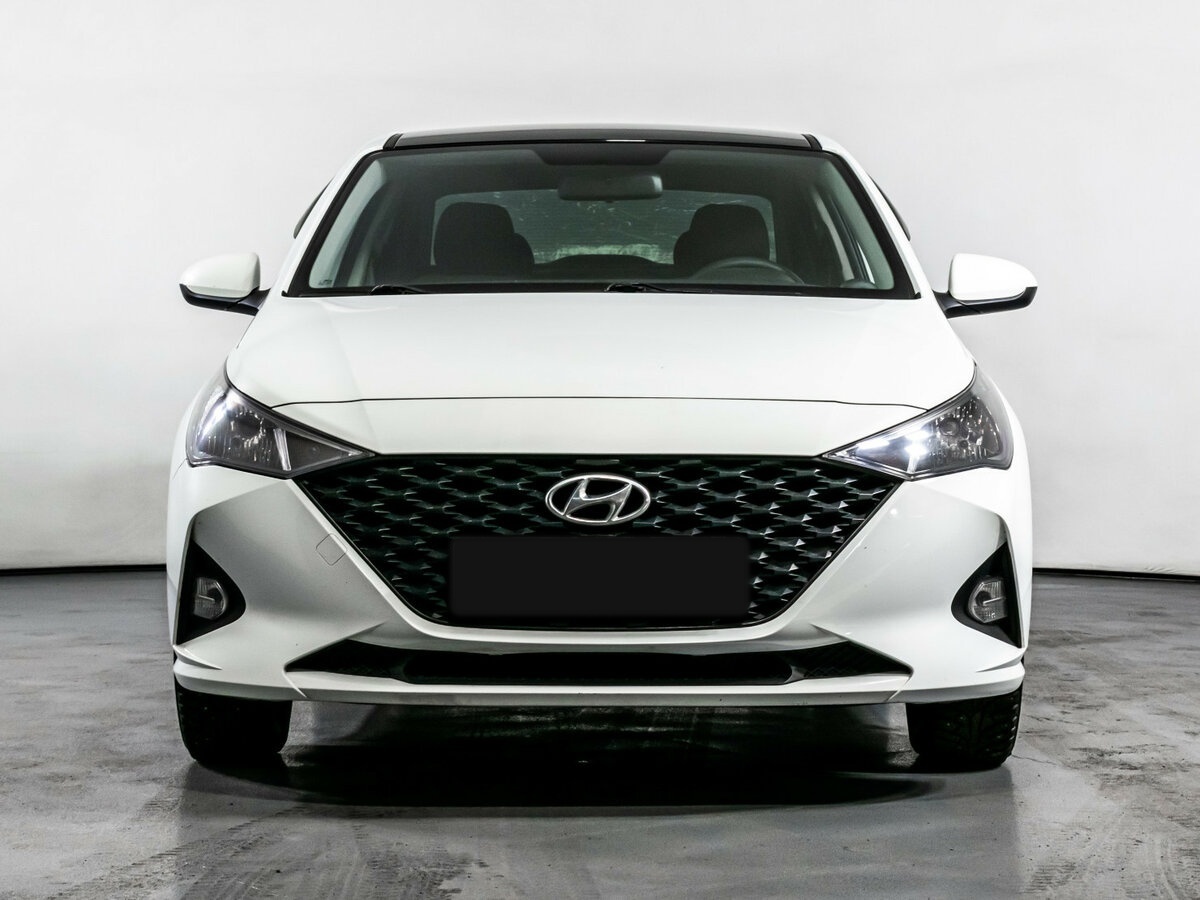 Купить Hyundai Solaris с пробегом. Фото: #1