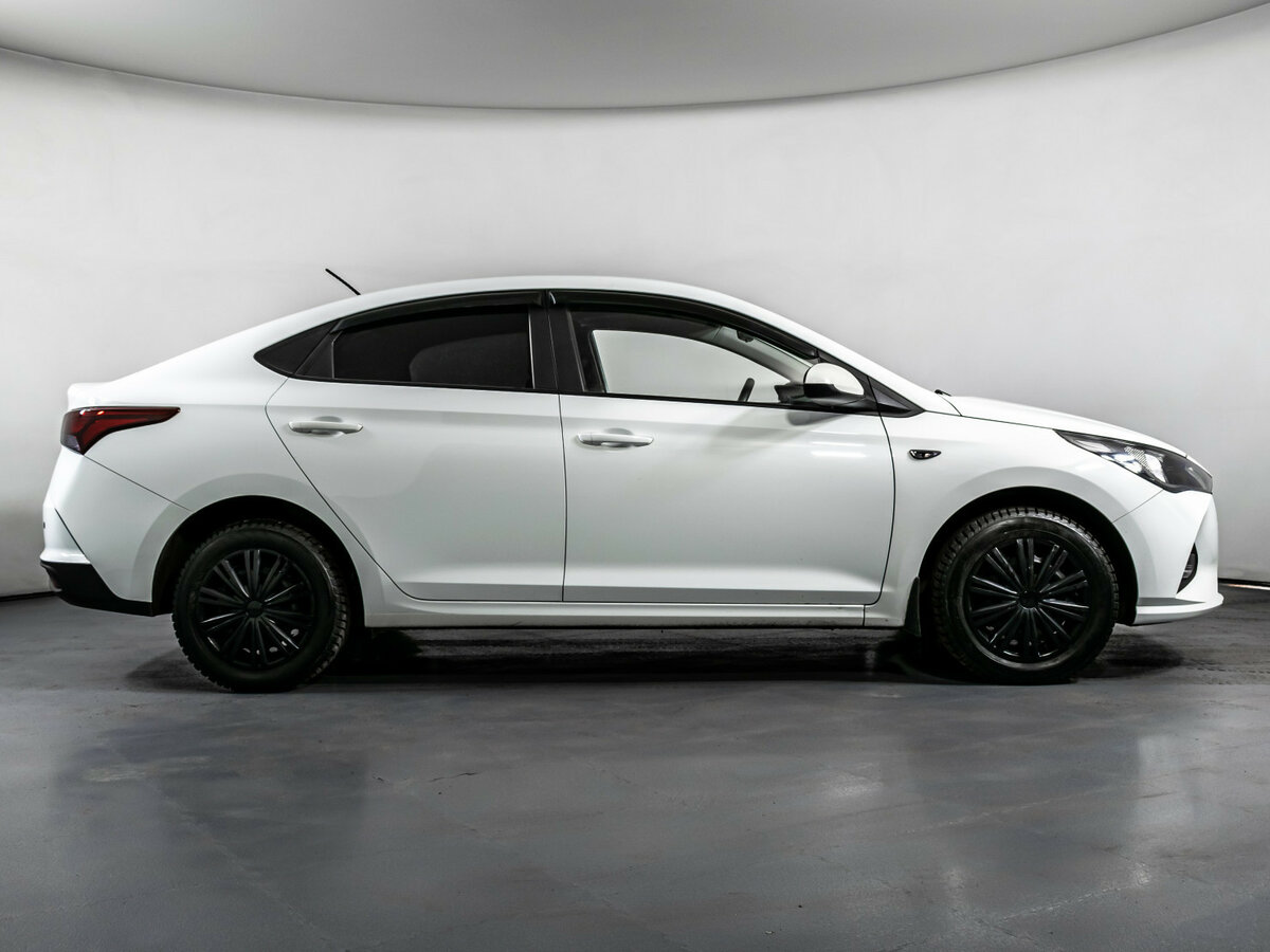 Купить Hyundai Solaris с пробегом. Фото: #3