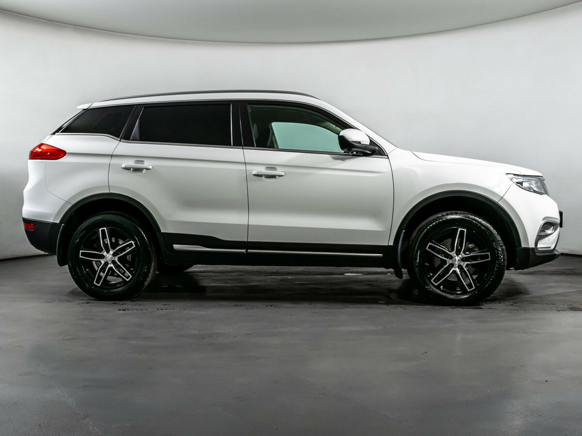 Купить Geely Atlas с пробегом. Фото: #3