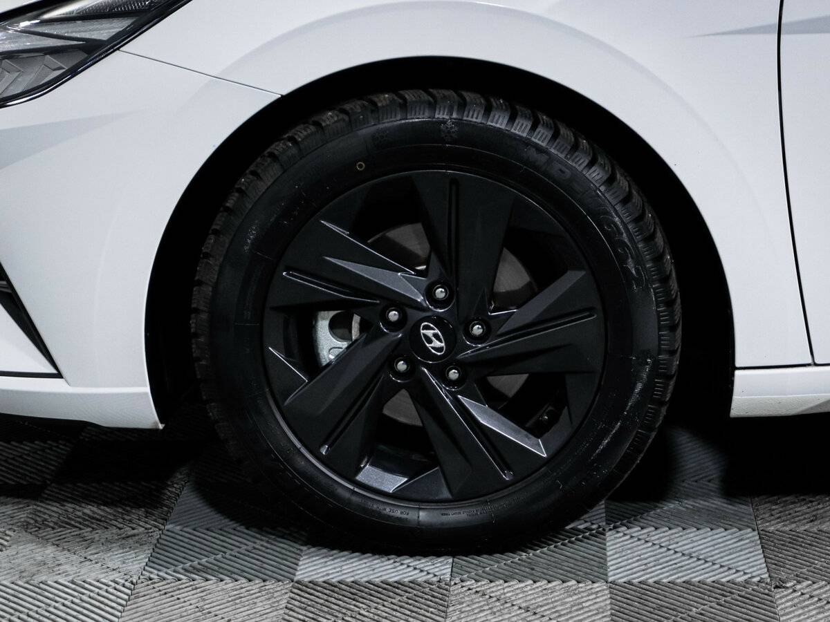 Купить Hyundai Elantra с пробегом. Фото: #14