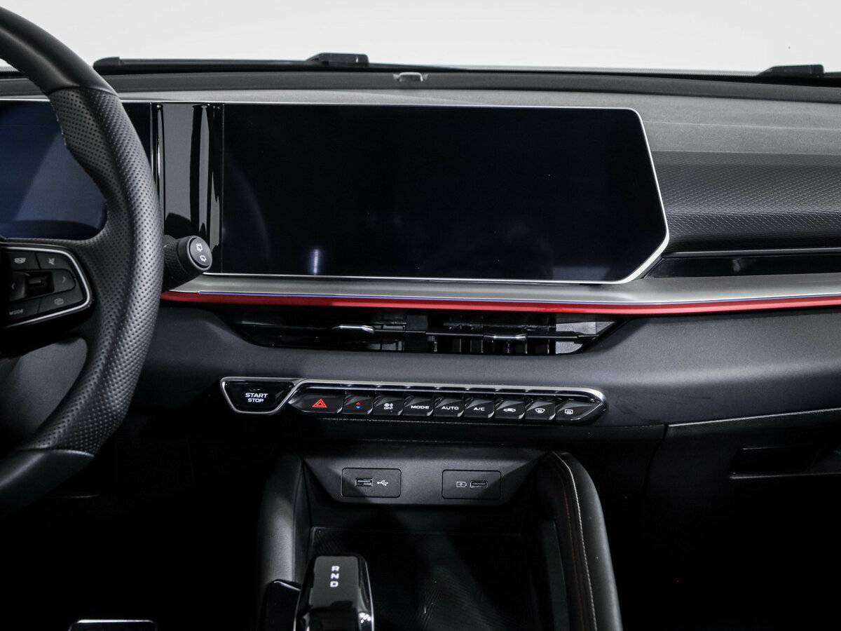 Купить Geely Coolray с пробегом. Фото: #9