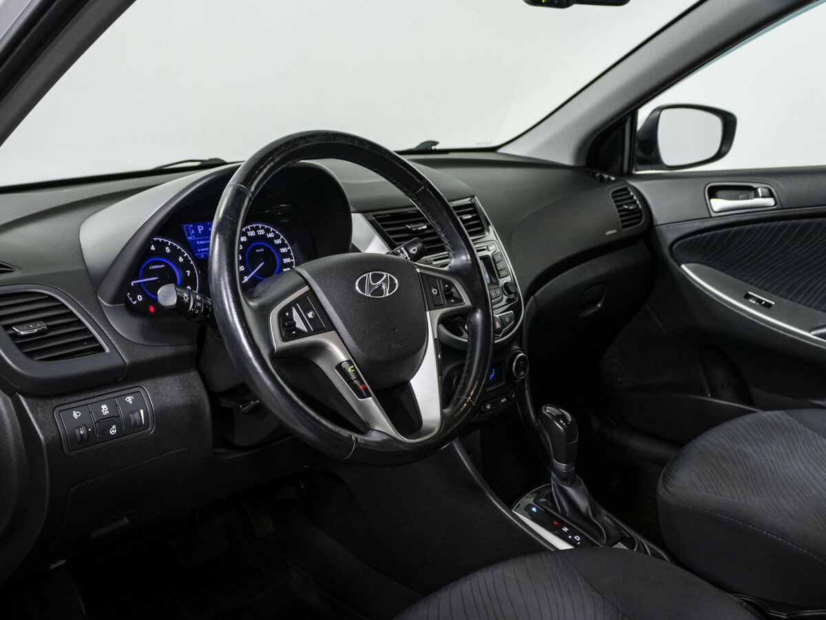 Купить Hyundai Solaris с пробегом. Фото: #9