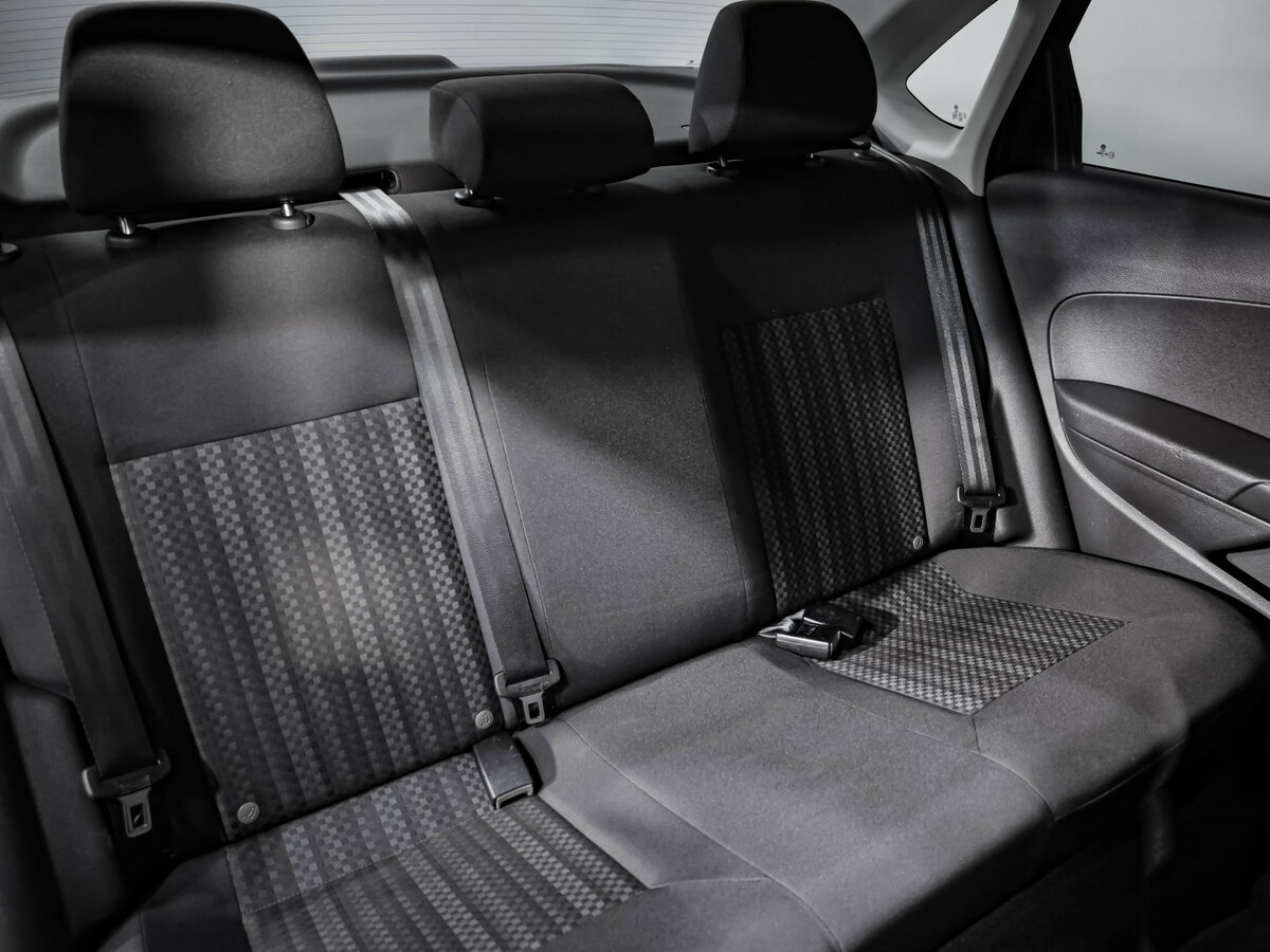 Купить Volkswagen Polo с пробегом. Фото: #17