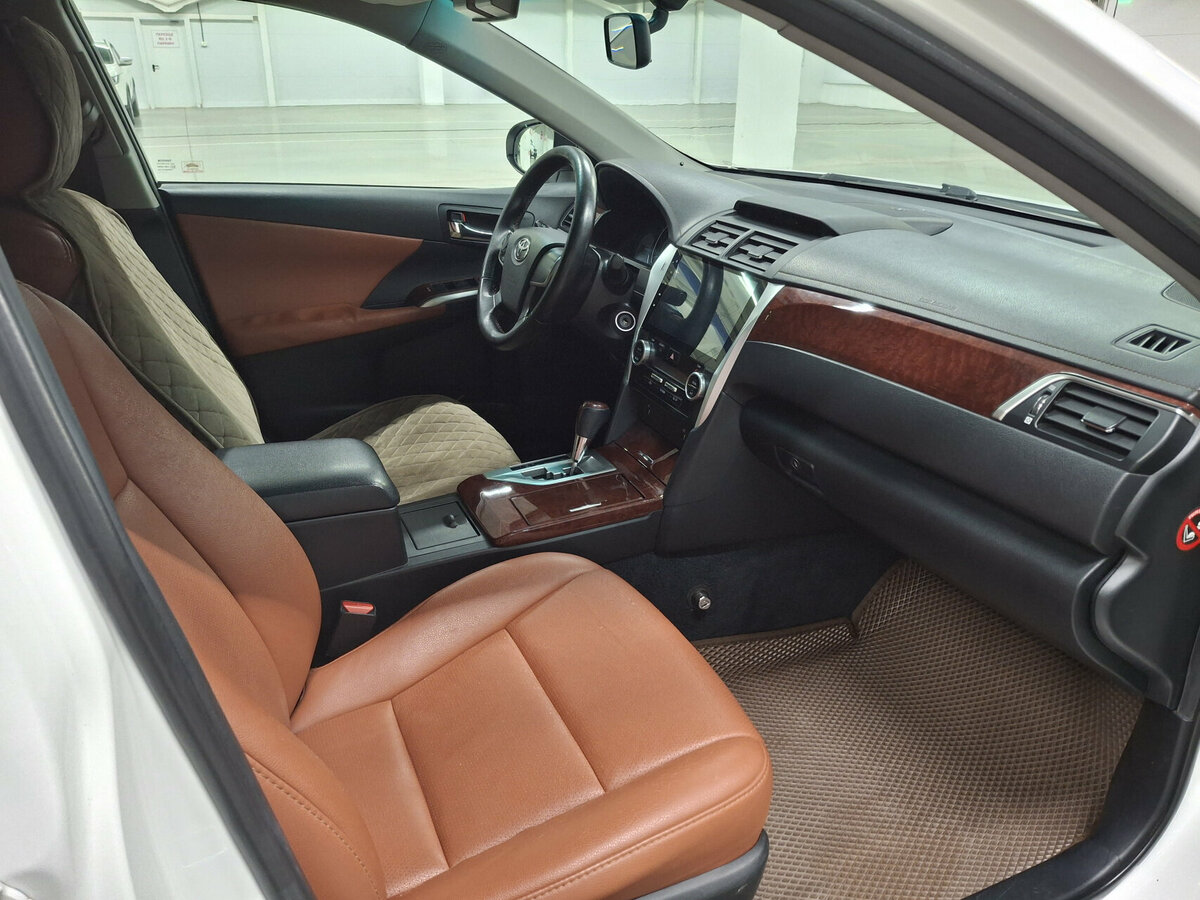 Купить Toyota Camry с пробегом. Фото: #10