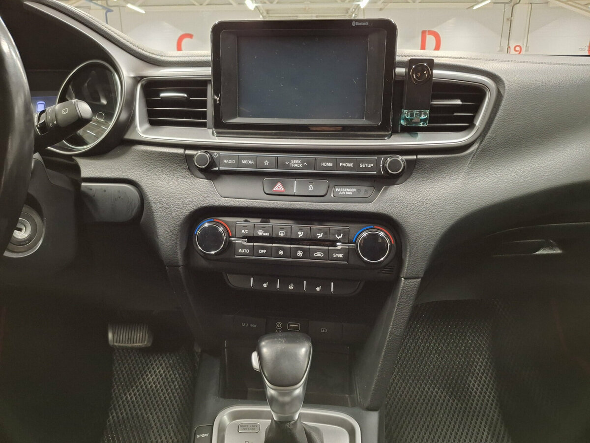 Купить Kia Ceed с пробегом. Фото: #14