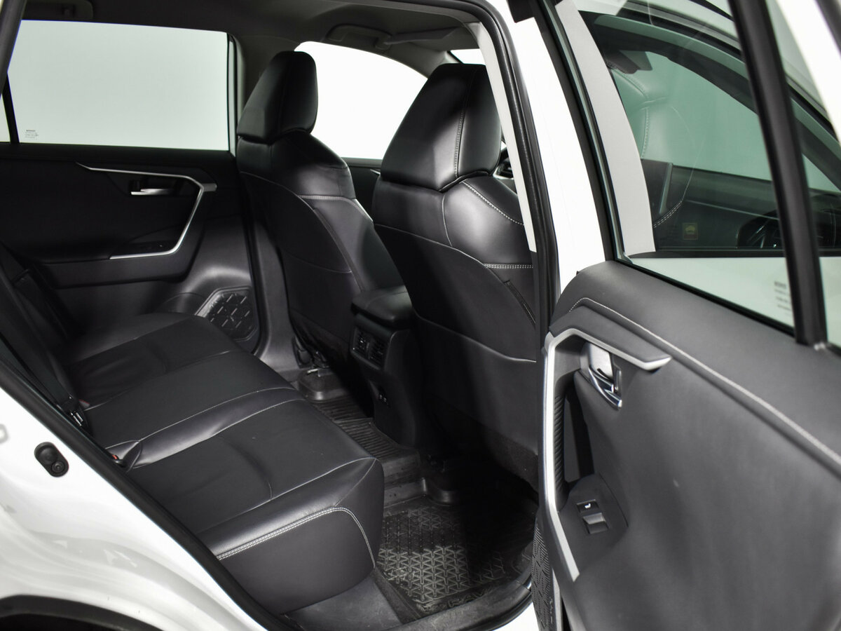 Купить Toyota RAV4 с пробегом. Фото: #11