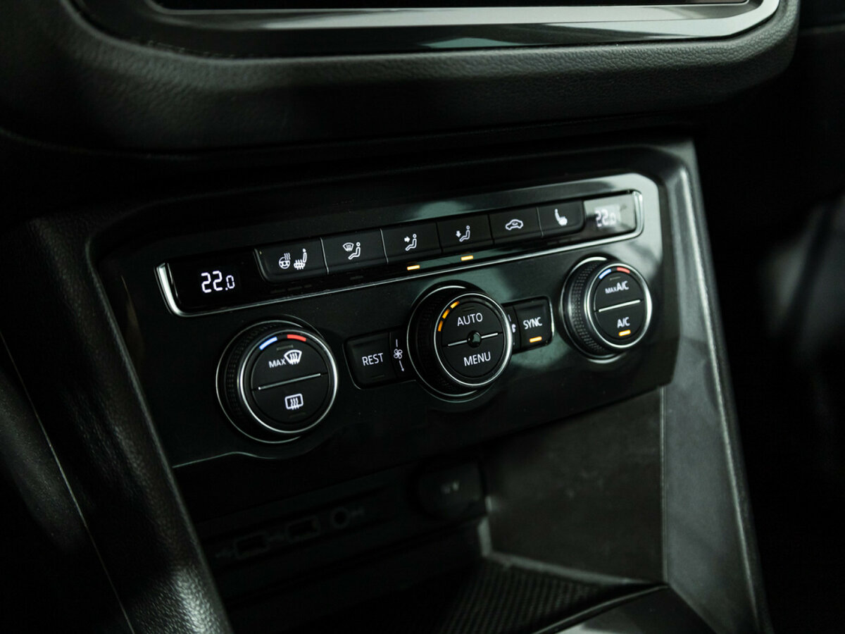 Купить Volkswagen Tiguan с пробегом. Фото: #15