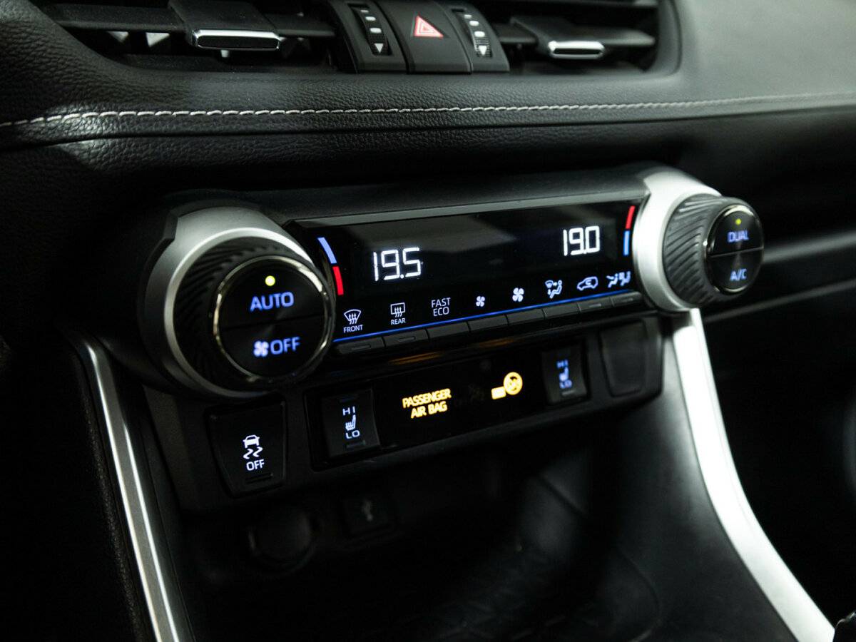 Купить Toyota RAV4 с пробегом. Фото: #15