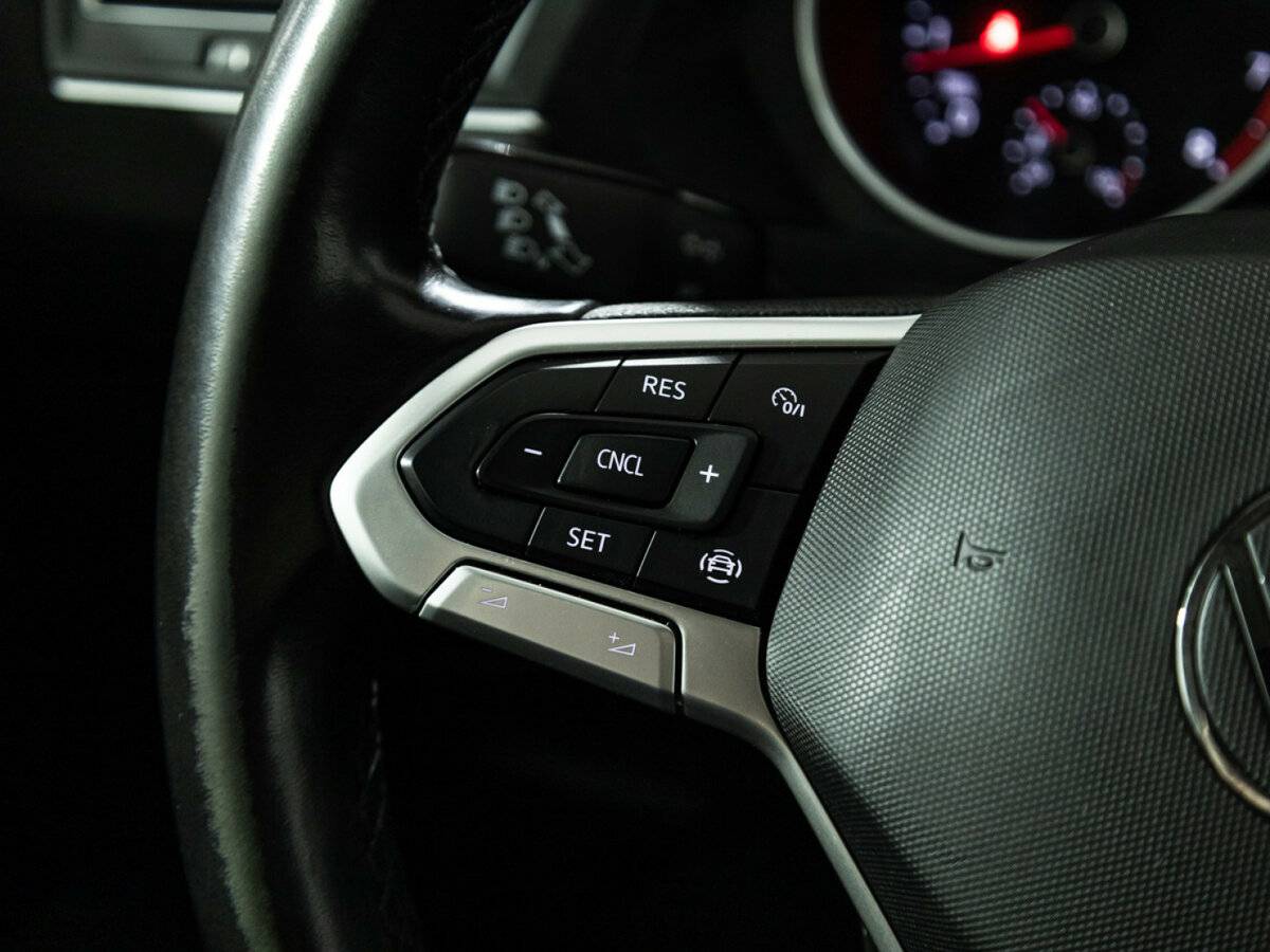 Купить Volkswagen Tiguan с пробегом. Фото: #17