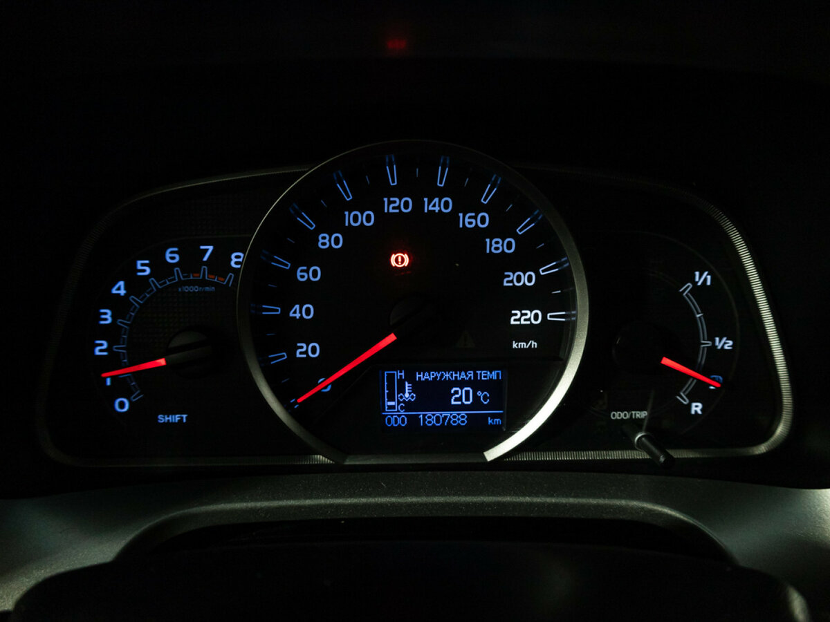 Купить Toyota RAV4 с пробегом. Фото: #9