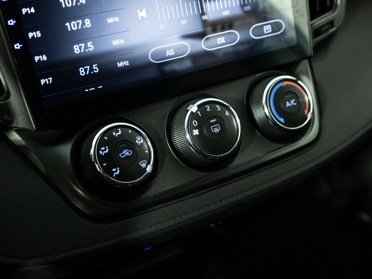 Купить Toyota RAV4 с пробегом. Фото: #13