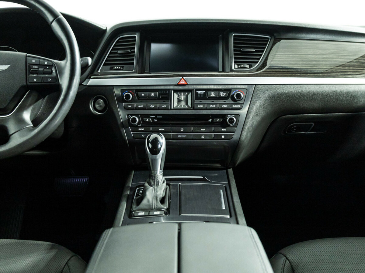 Купить Hyundai Genesis с пробегом. Фото: #13