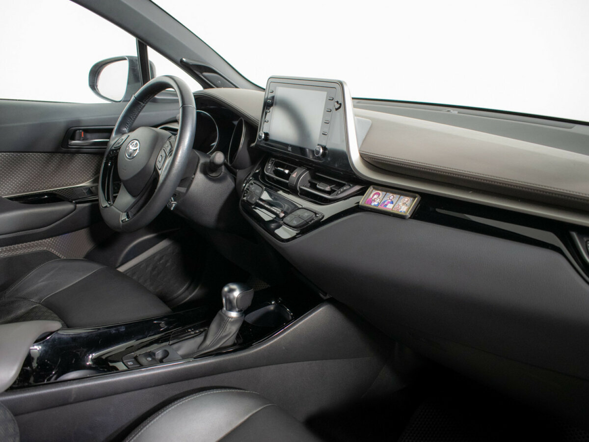 Купить Toyota C-HR с пробегом. Фото: #8