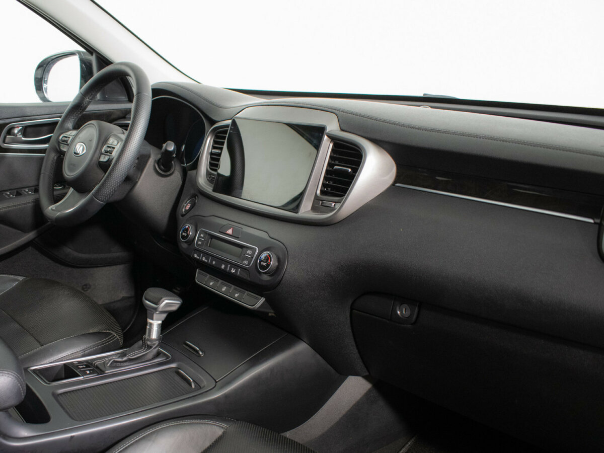 Купить Kia Sorento с пробегом. Фото: #8