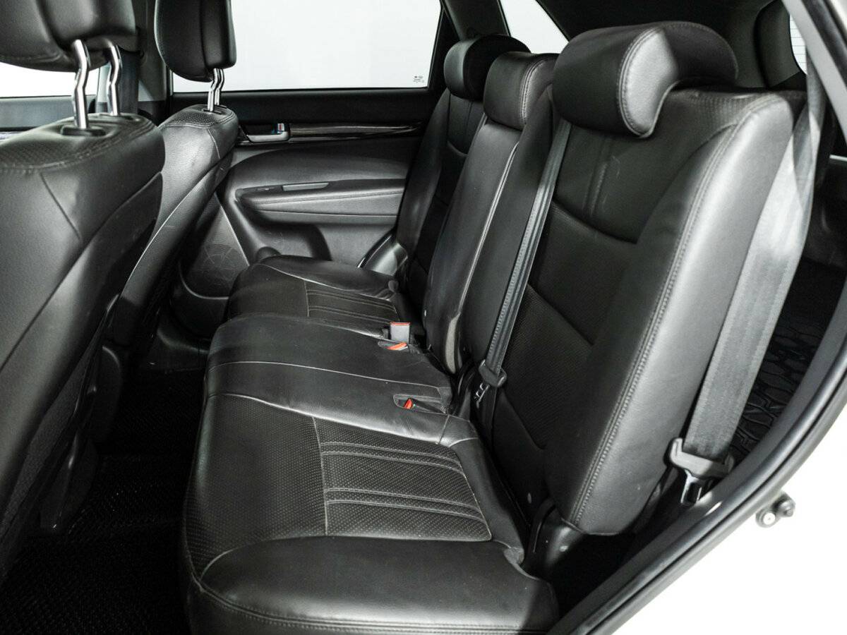 Купить Kia Sorento с пробегом. Фото: #9