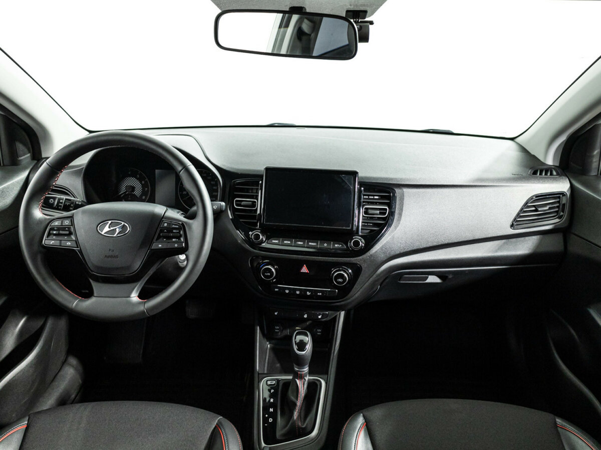 Купить Solaris HS с пробегом. Фото: #12