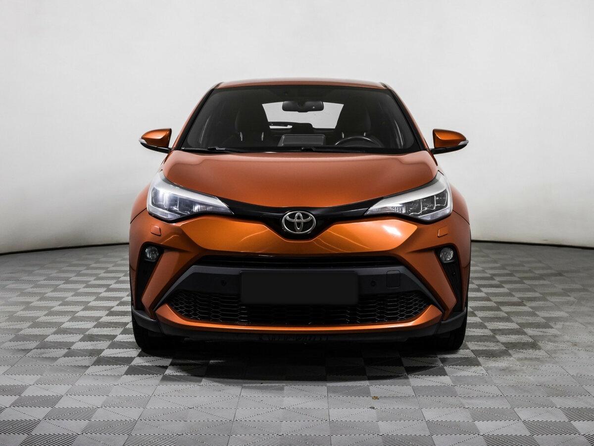 Купить Toyota C-HR с пробегом. Фото: #1