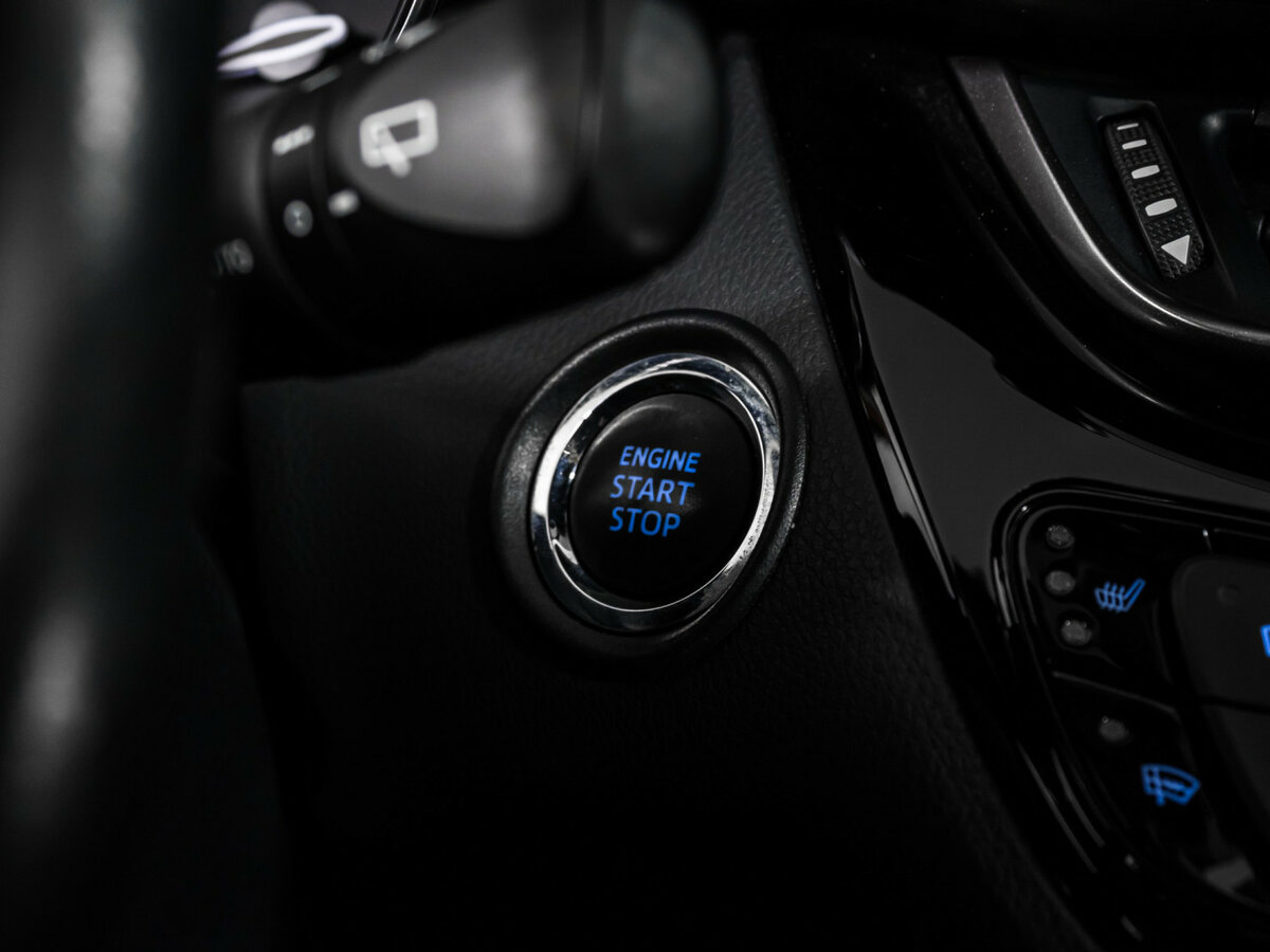 Купить Toyota C-HR с пробегом. Фото: #16
