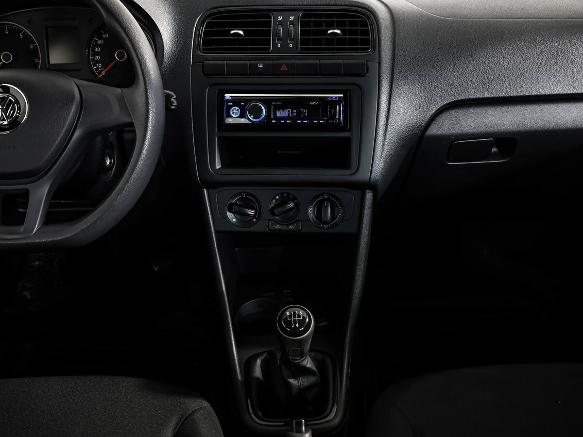 Купить Volkswagen Polo с пробегом. Фото: #9