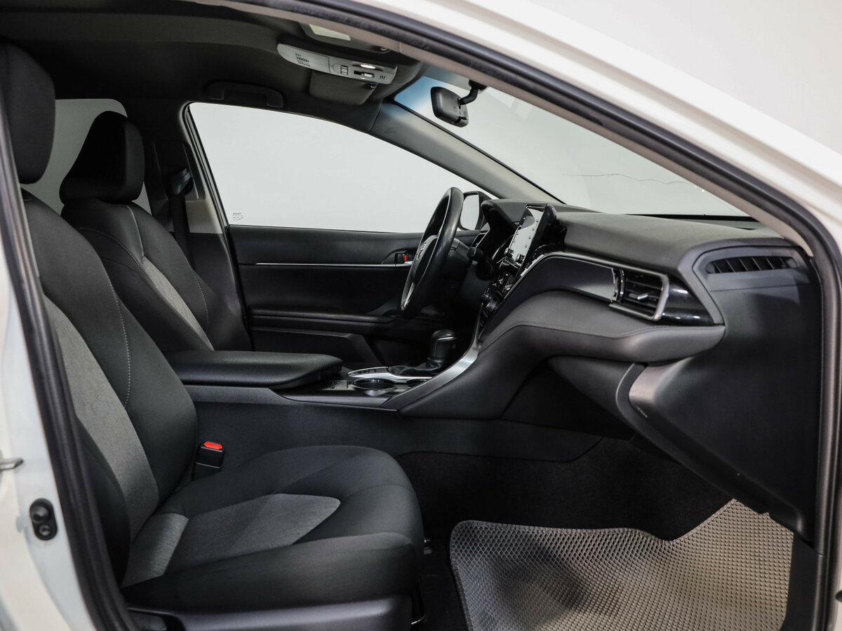 Купить Toyota Camry с пробегом. Фото: #17