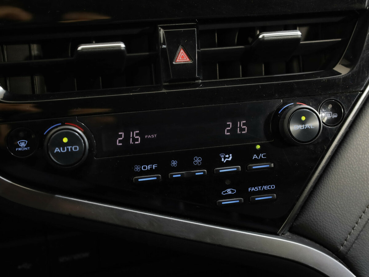 Купить Toyota Camry с пробегом. Фото: #20