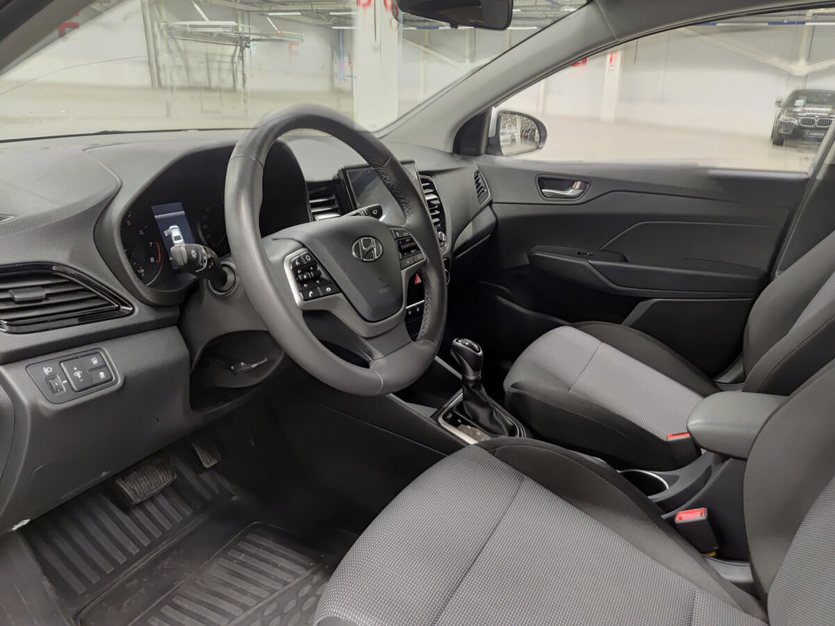 Купить Solaris HS с пробегом. Фото: #15