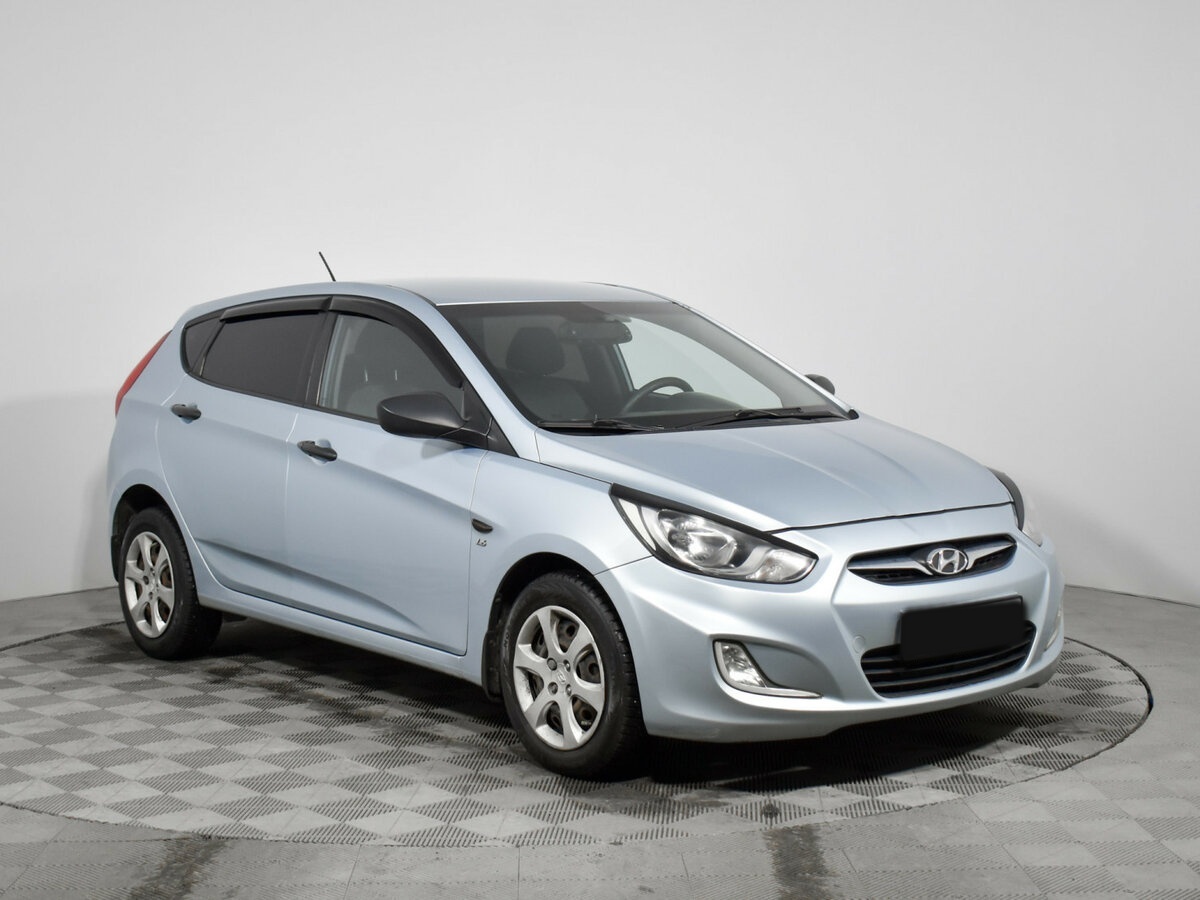 Купить Hyundai Solaris с пробегом. Фото: #2