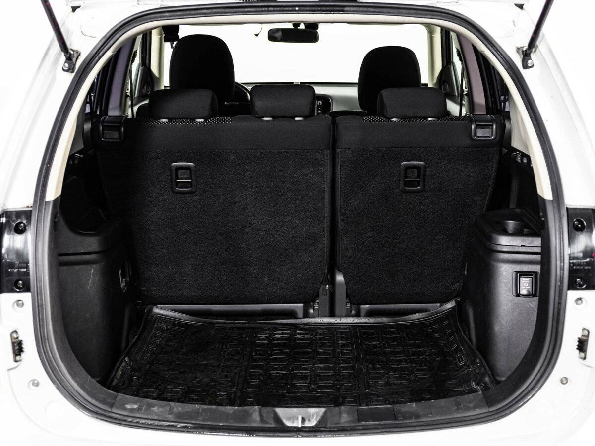 Купить Mitsubishi Outlander с пробегом. Фото: #23