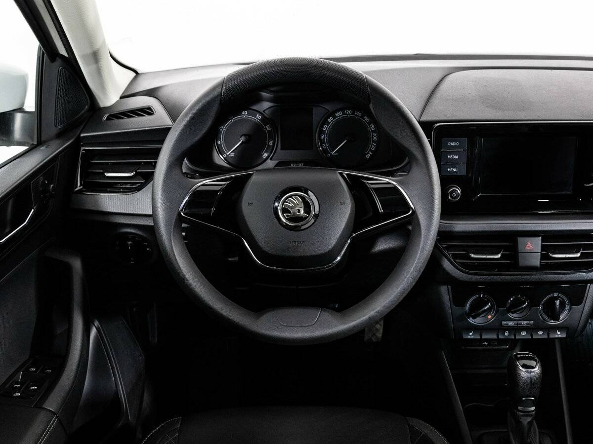 Купить Skoda Rapid с пробегом. Фото: #8