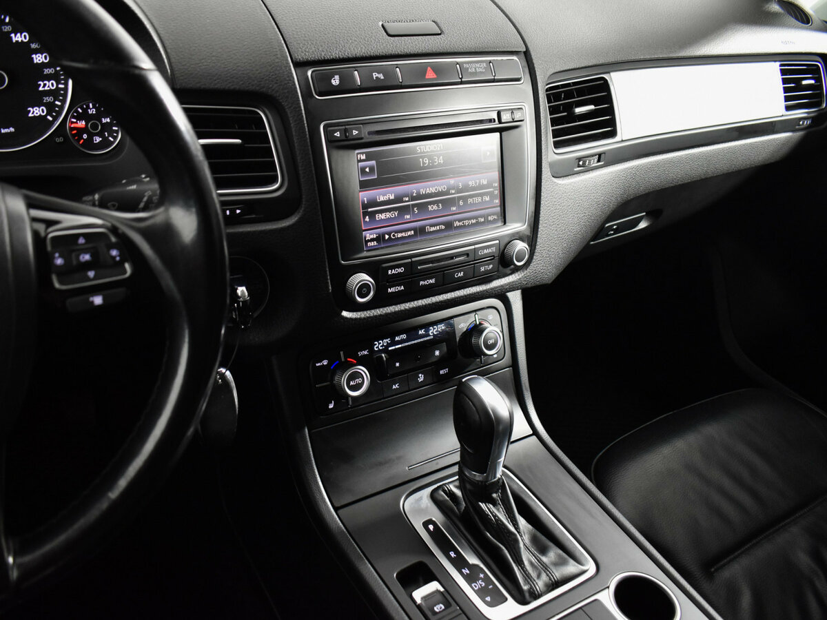 Купить Volkswagen Touareg с пробегом. Фото: #16