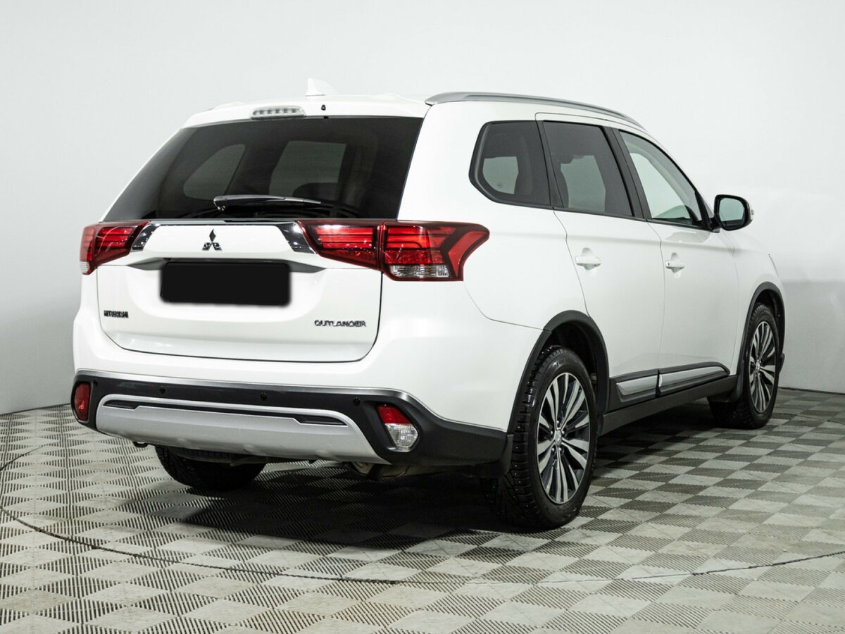 Купить Mitsubishi Outlander с пробегом. Фото: #3