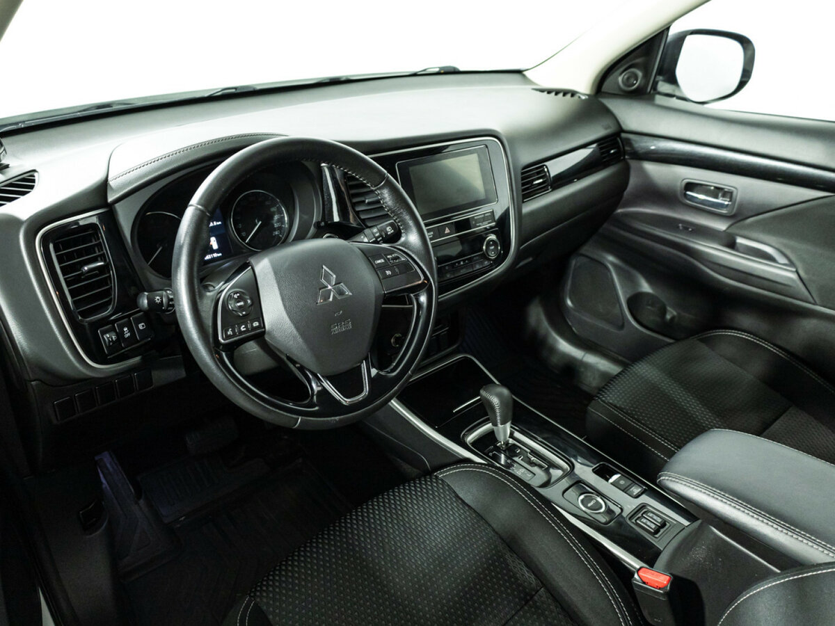 Купить Mitsubishi Outlander с пробегом. Фото: #8