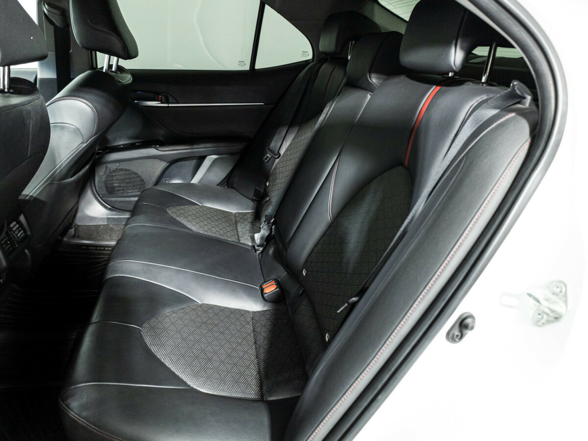 Купить Toyota Camry с пробегом. Фото: #7