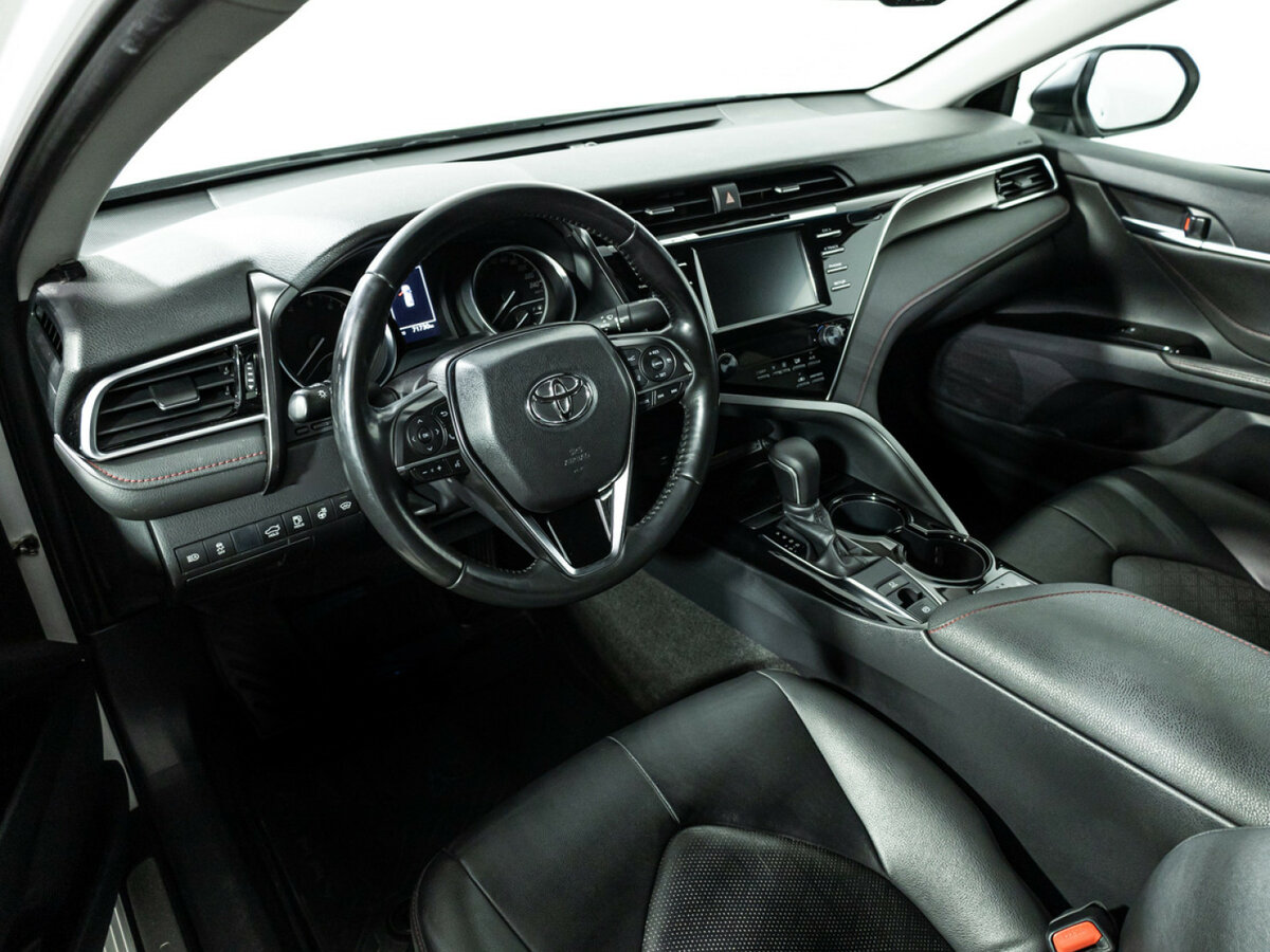 Купить Toyota Camry с пробегом. Фото: #8