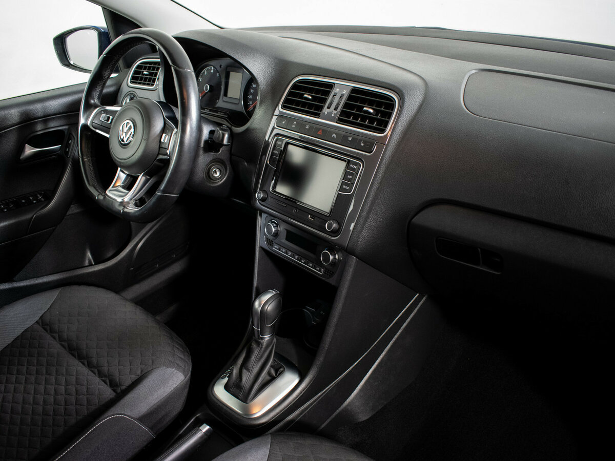 Купить Volkswagen Polo с пробегом. Фото: #9