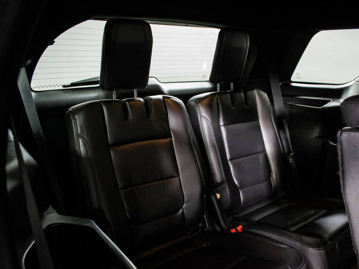Купить Ford Explorer с пробегом. Фото: #8
