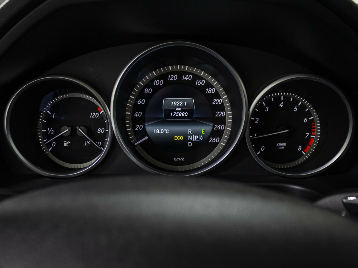 Купить Mercedes-Benz E-Класс с пробегом. Фото: #10