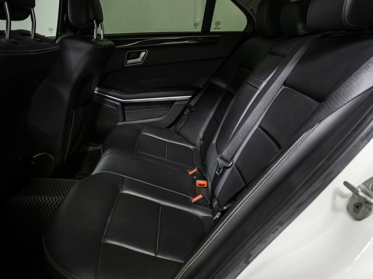 Купить Mercedes-Benz E-Класс с пробегом. Фото: #12