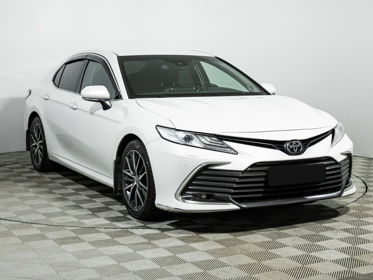 Купить Toyota Camry с пробегом. Фото: #2