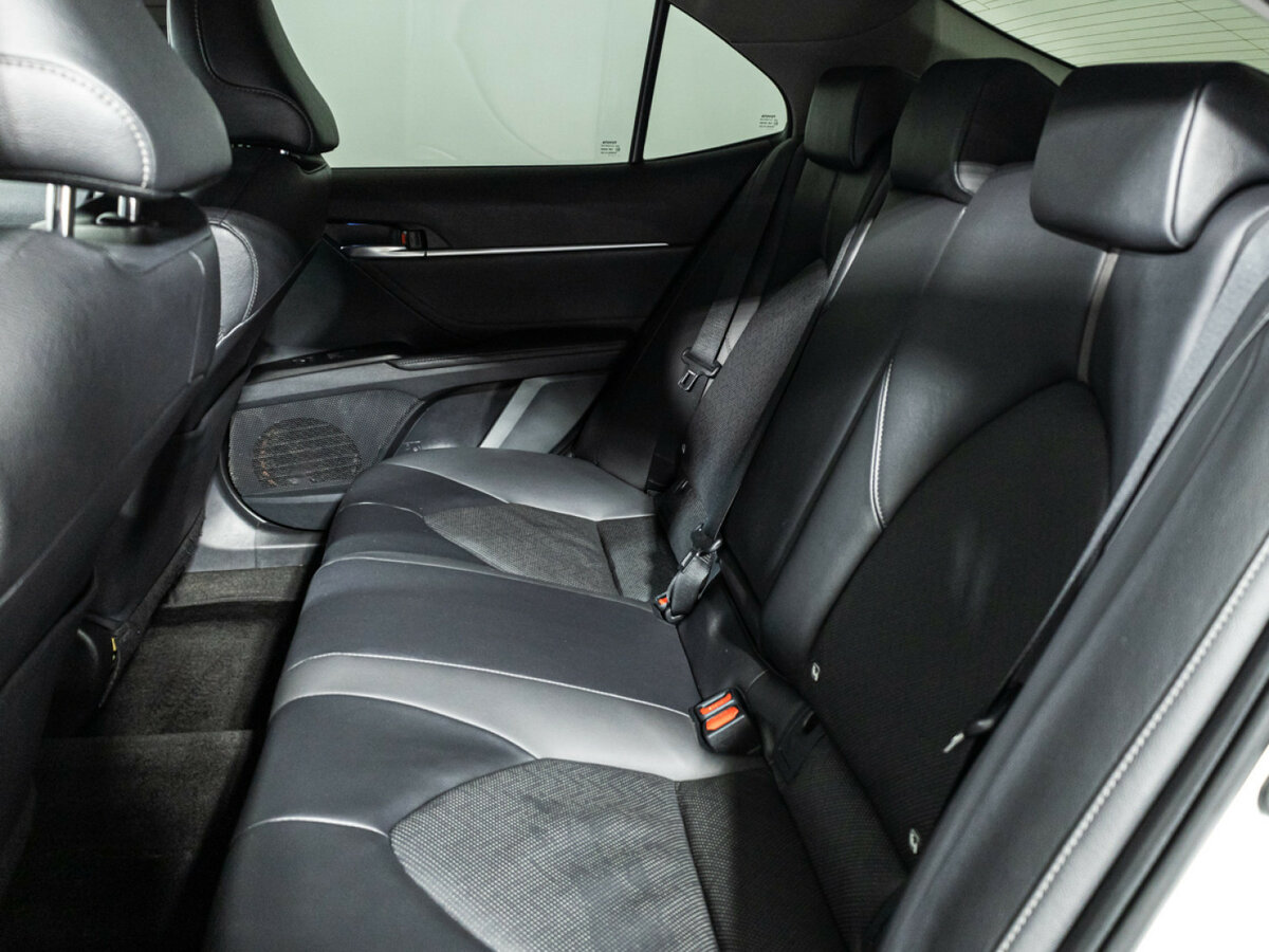 Купить Toyota Camry с пробегом. Фото: #9