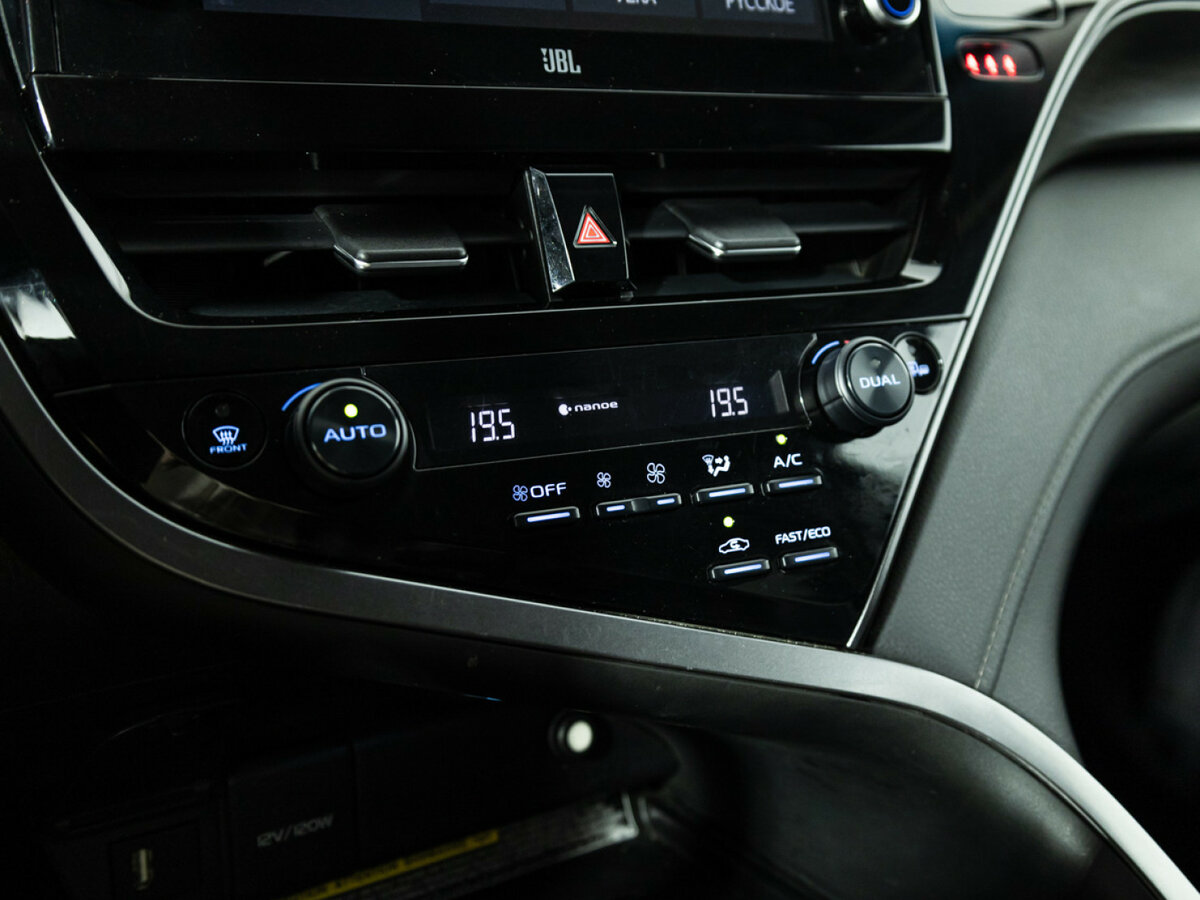 Купить Toyota Camry с пробегом. Фото: #16