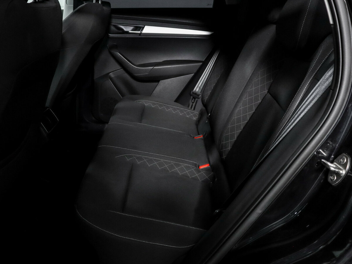 Купить Skoda Karoq с пробегом. Фото: #9