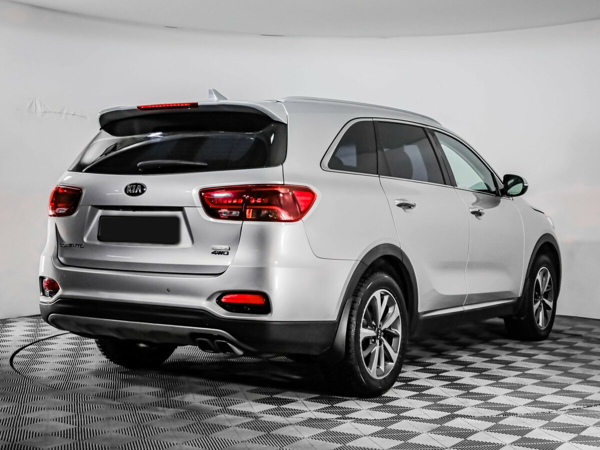 Купить Kia Sorento с пробегом. Фото: #4