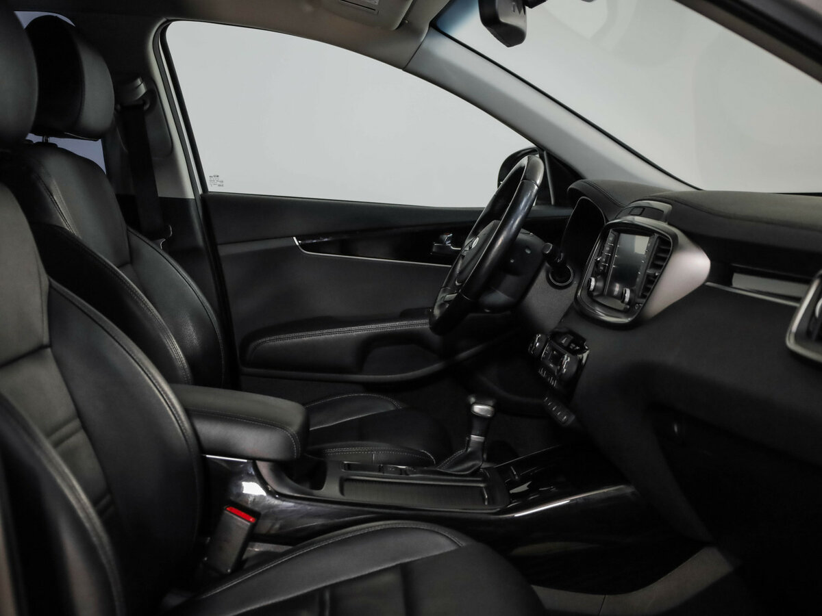 Купить Kia Sorento с пробегом. Фото: #27