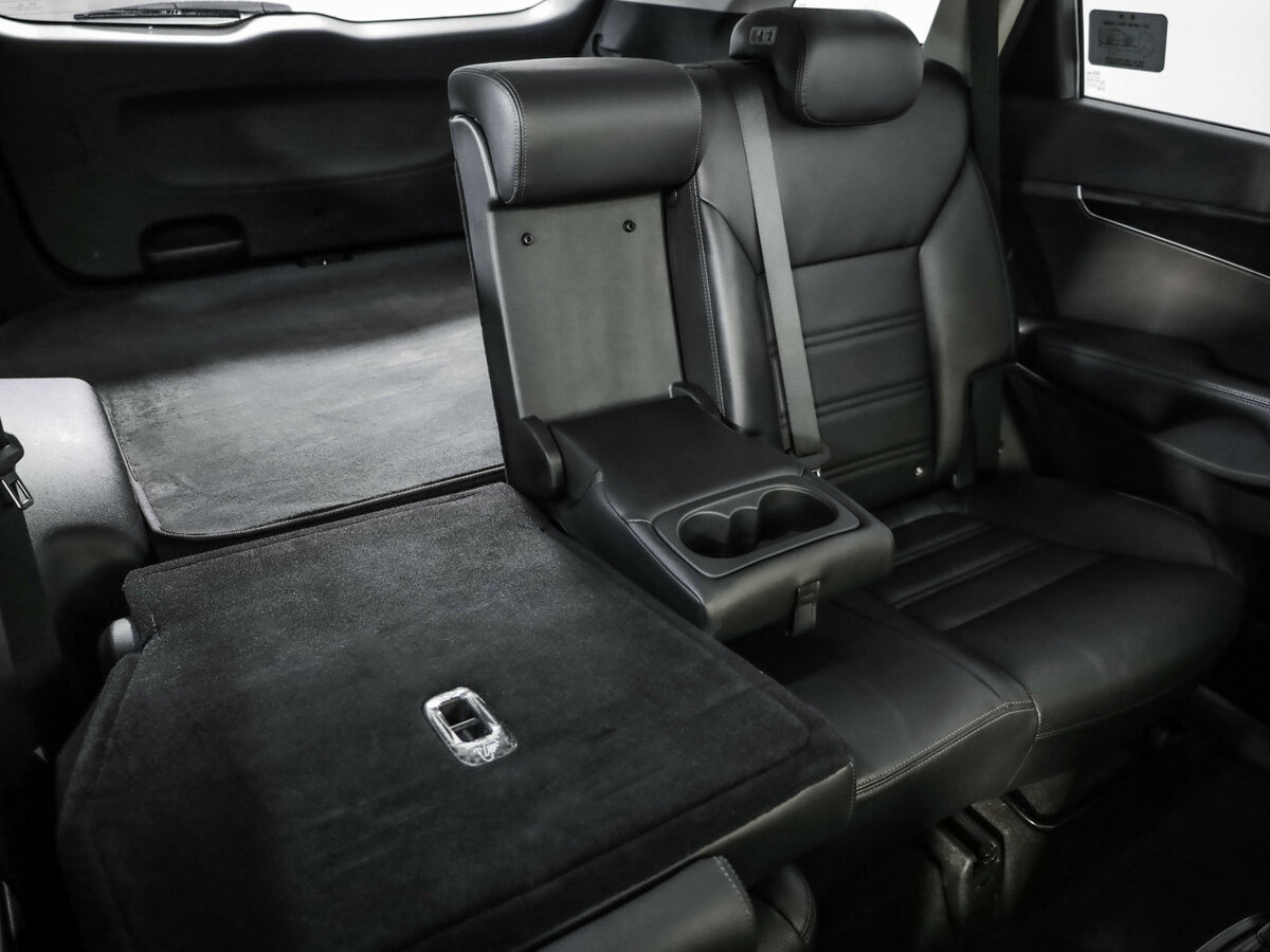 Купить Kia Sorento с пробегом. Фото: #30