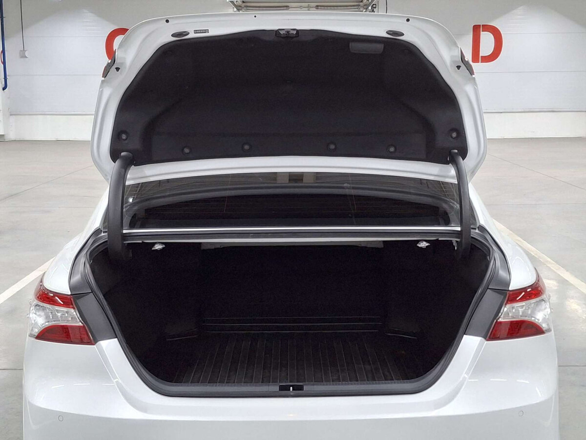 Купить Toyota Camry с пробегом. Фото: #9