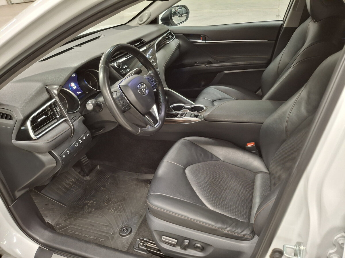 Купить Toyota Camry с пробегом. Фото: #15