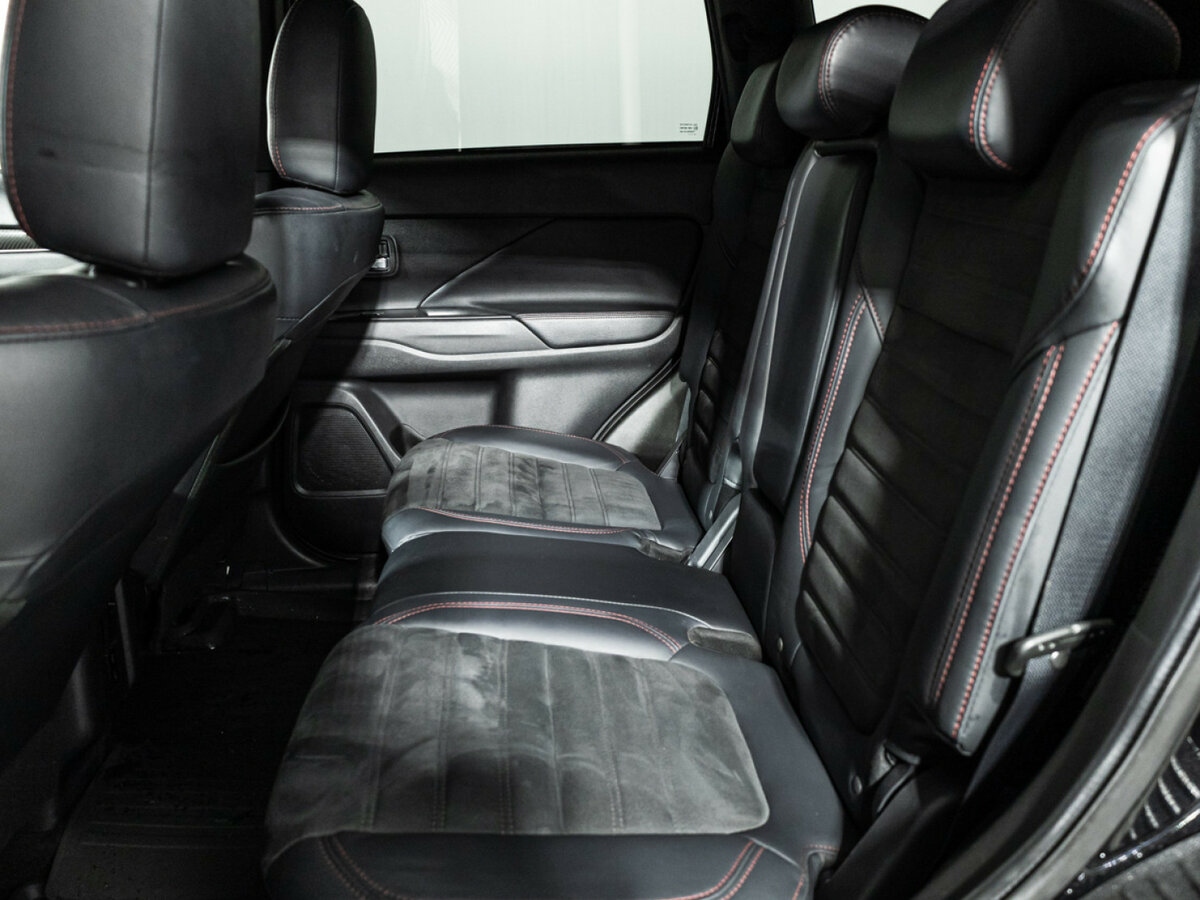 Купить Mitsubishi Outlander с пробегом. Фото: #9