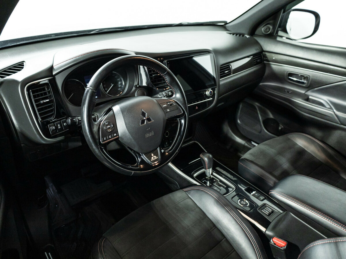 Купить Mitsubishi Outlander с пробегом. Фото: #10