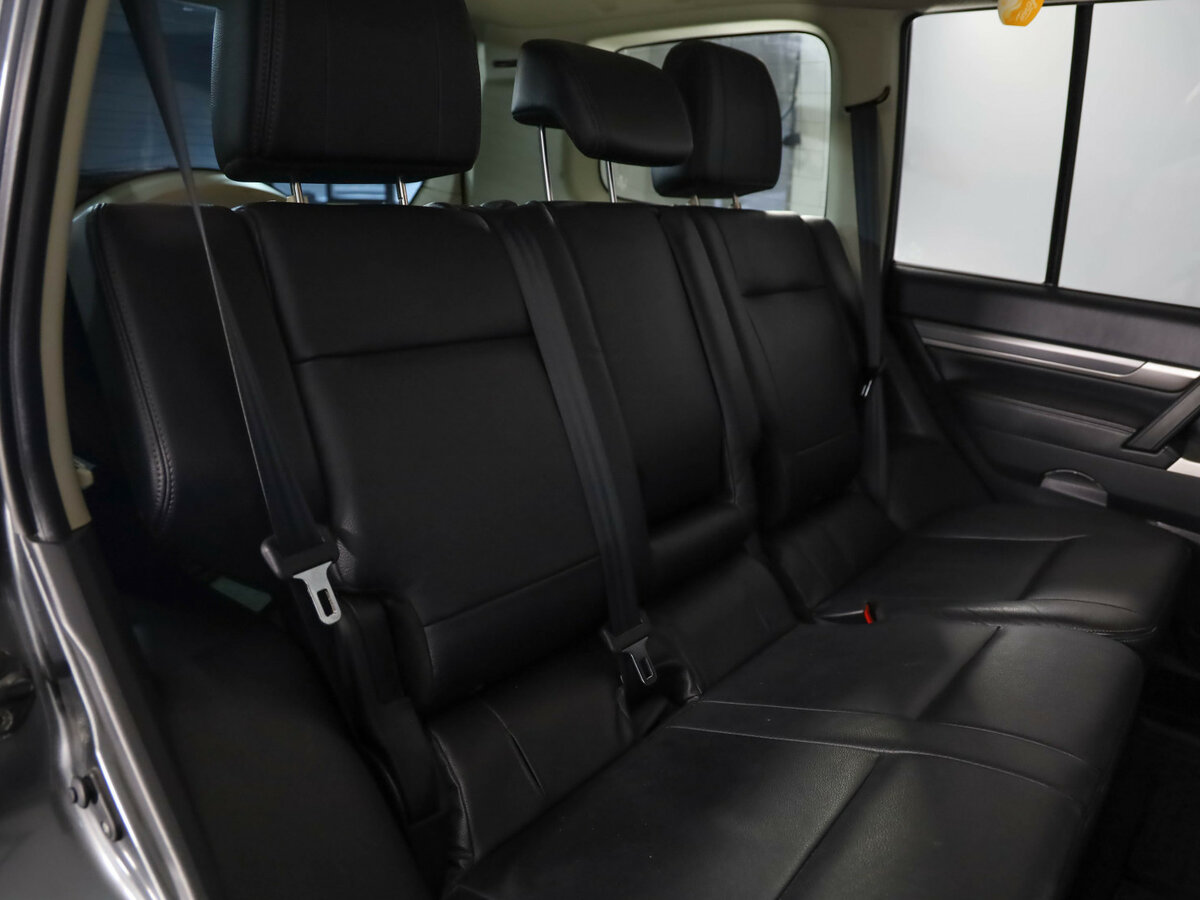 Купить Mitsubishi Pajero с пробегом. Фото: #18